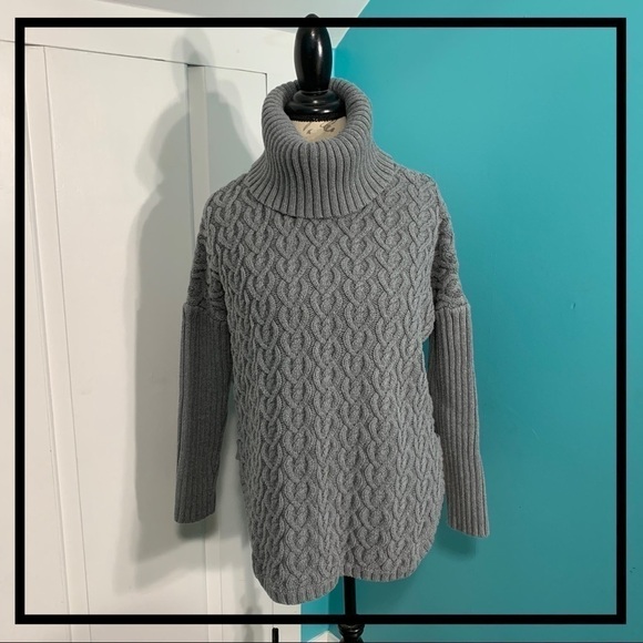 BETWEEN me & you Gray CableKnit Turtleneck Sweater - Picture 2 of 8